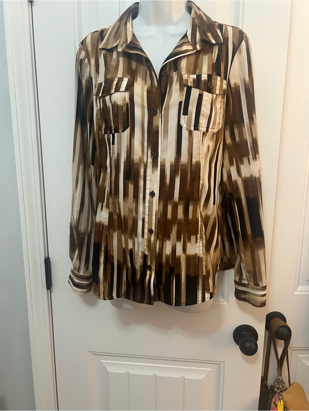Dana Buchman brown and tan geometric print button-down blouse